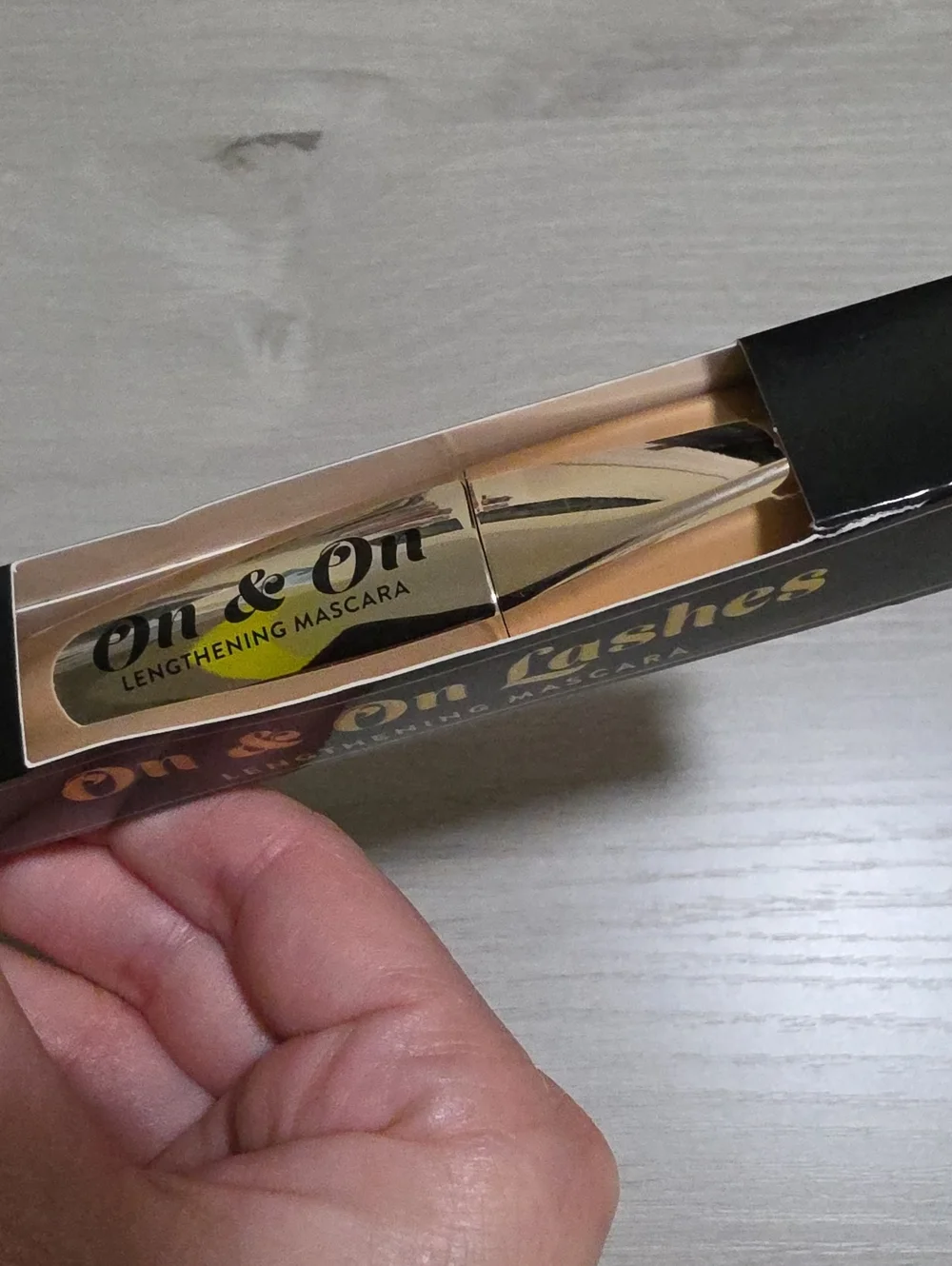 LAURA GELLER On & On Lashes Lengthening Mascara in Black 8ml